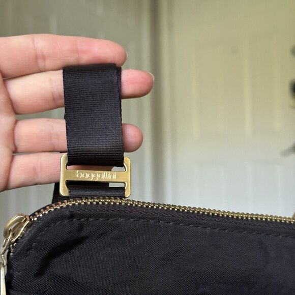 Baggallini Go Bagg Black Gold RFID Crossbody Bag EXCELLENT Condition! - Picture 8 of 13